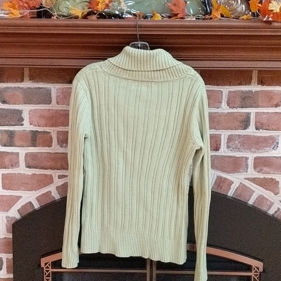 Sweater - Picture 4 of 5